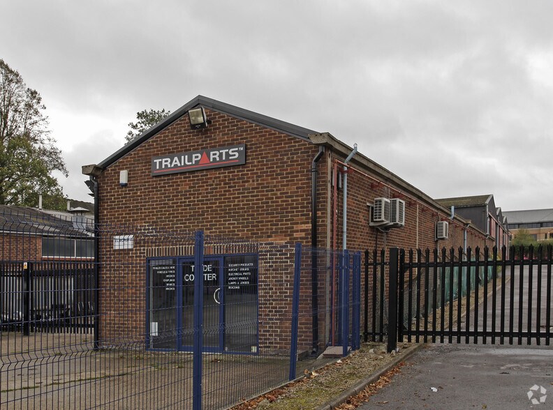 6 Colonial Way, Watford, HRT WD24 4PT