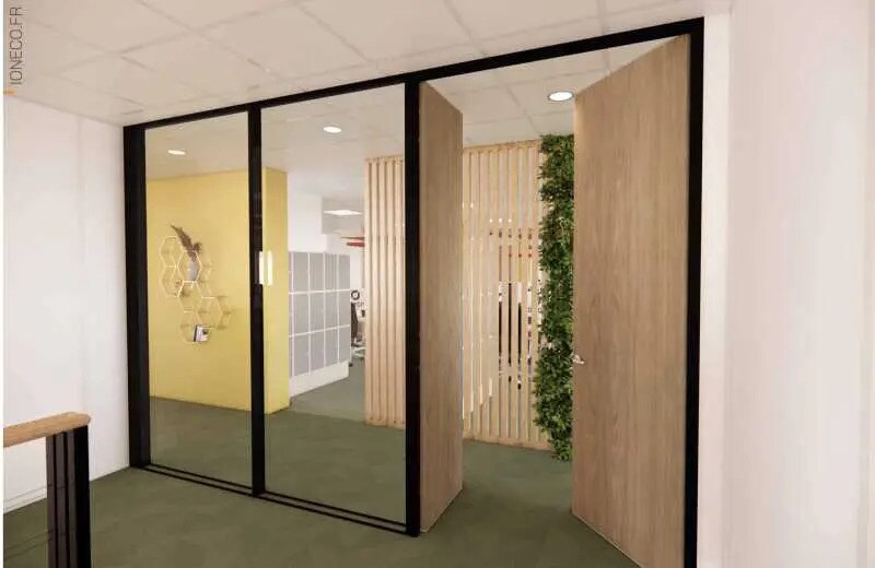 Office in Saint Nazaire for lease - Interior Photo - Image 2 of 9