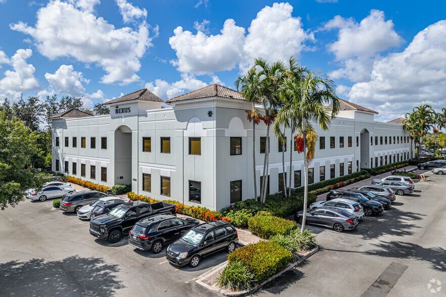 20283 State Road 7, Boca Raton, FL for lease - Primary Photo - Image 1 of 16