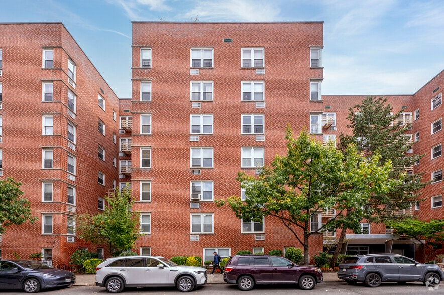 1717 E 18th St, Brooklyn, NY for sale - Building Photo - Image 3 of 6