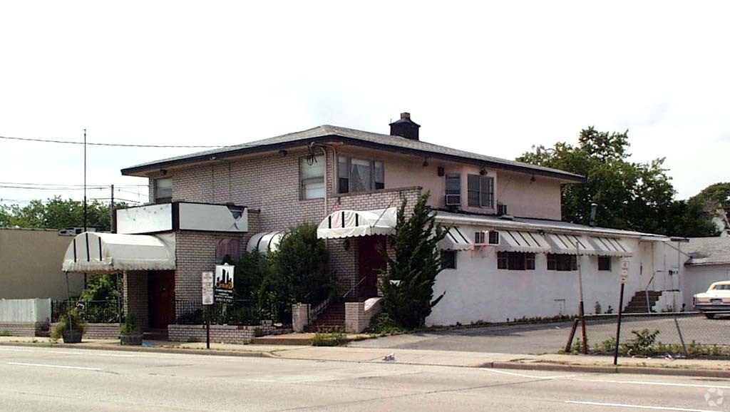 360 Atlantic Ave, Freeport, NY for sale Primary Photo- Image 1 of 1