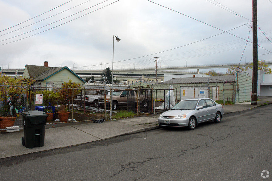 2621 N Albina Ave, Portland, OR for sale - Building Photo - Image 3 of 3