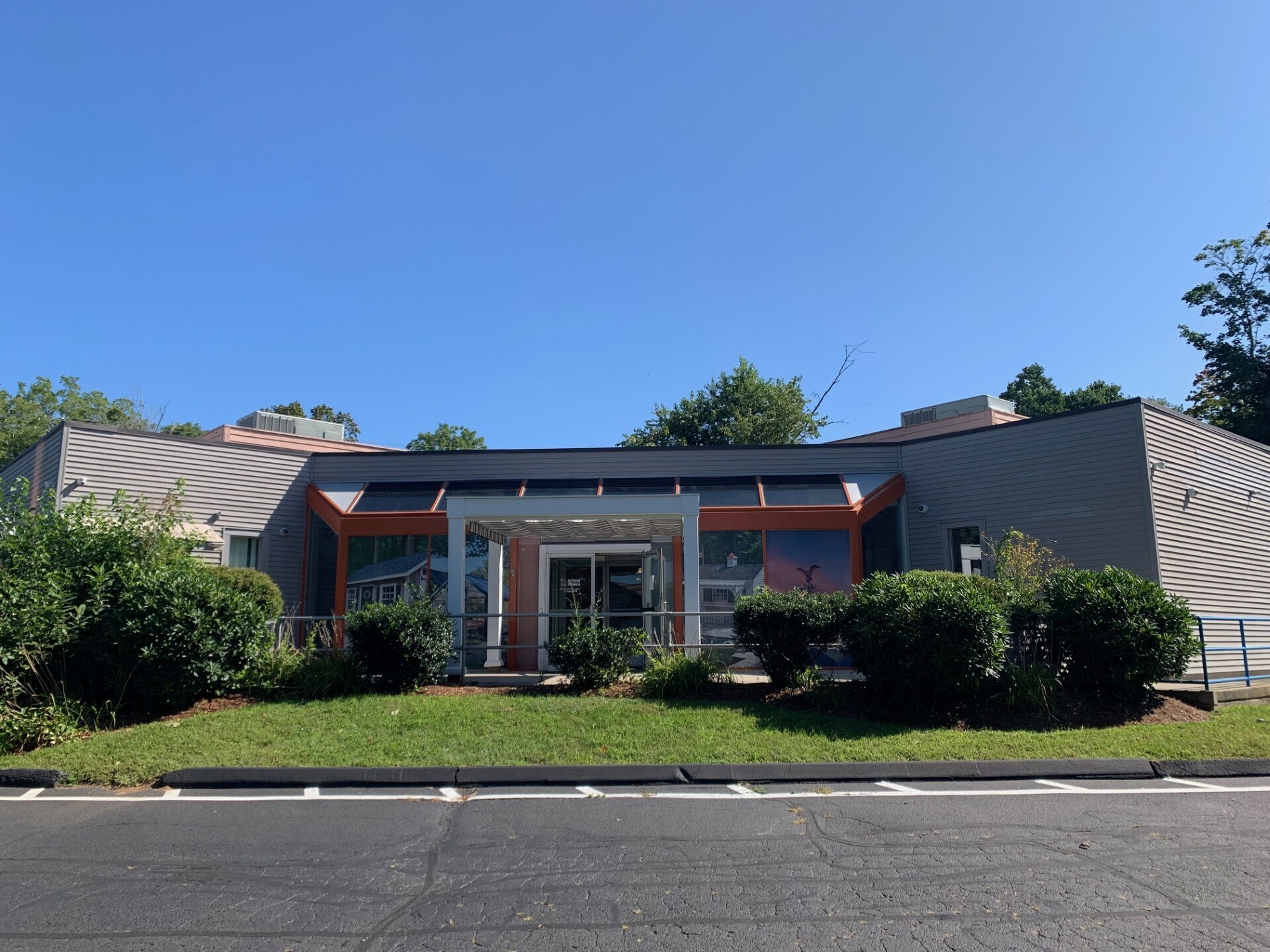 70 Boston Post Rd, Waterford, CT for sale Building Photo- Image 1 of 1