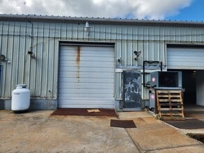 20 Walts Way, Narragansett, RI for lease Interior Photo- Image 1 of 5