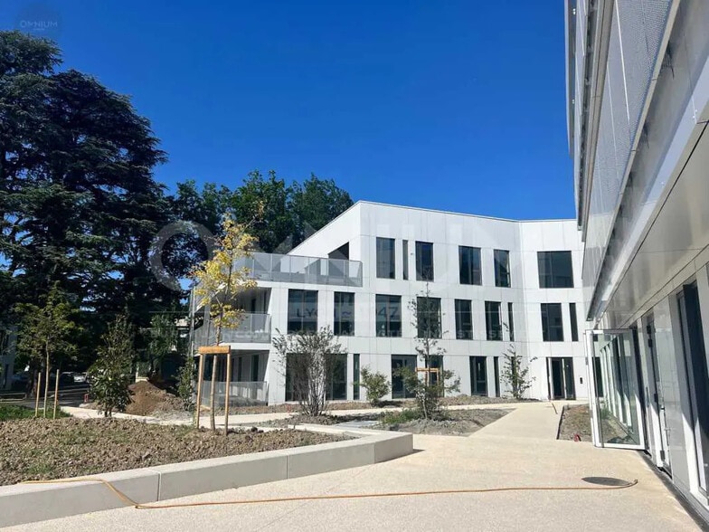 Office in Limonest for sale - Building Photo - Image 3 of 14