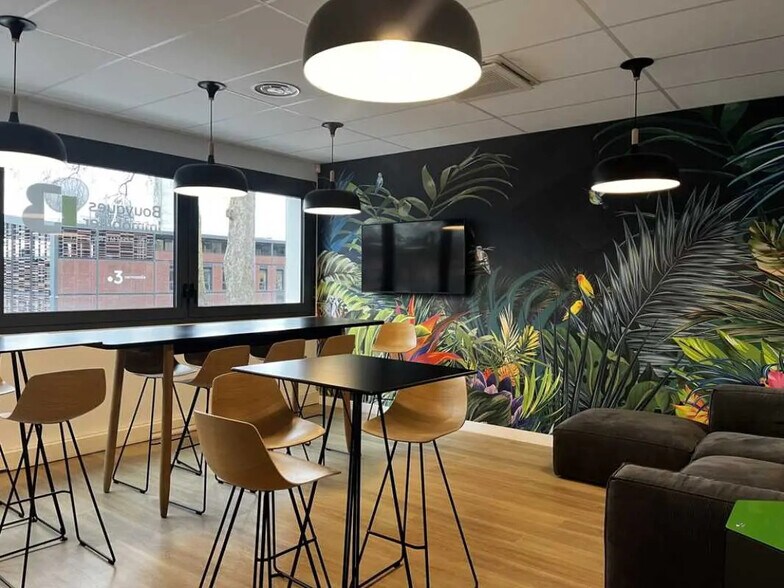 Office in Rouen for lease - Interior Photo - Image 3 of 14