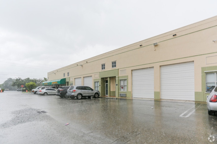 13500 SW 128th St, Miami, FL for lease - Building Photo - Image 3 of 3