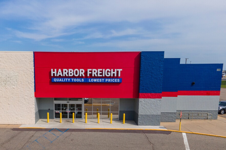 1200 E Susan Dr, Marshall, MN for lease - Building Photo - Image 2 of 12