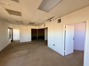 3175-3185 Midway Dr, San Diego, CA for lease Interior Photo- Image 2 of 2