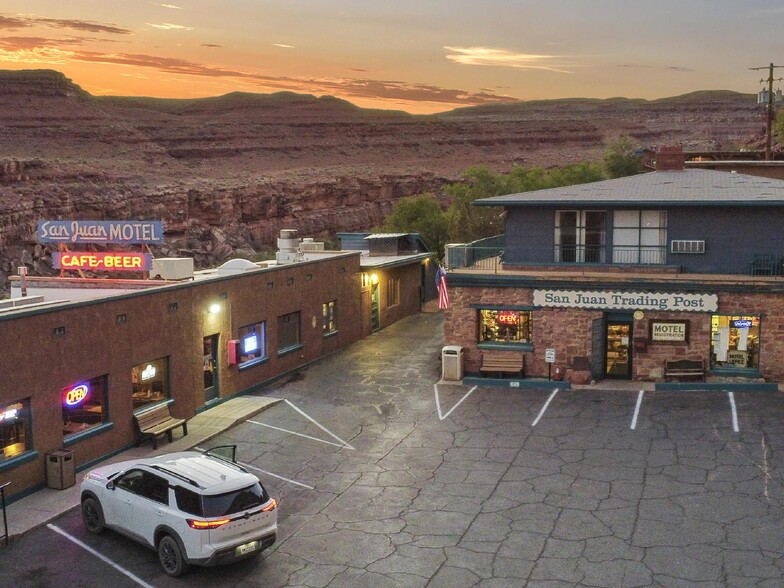 US 163 & San Juan River, Mexican Hat, UT for sale - Building Photo - Image 2 of 73