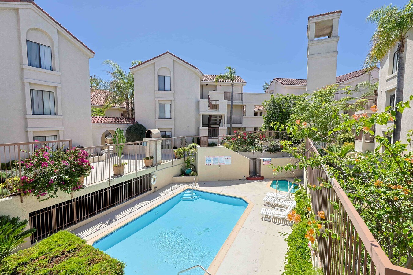 8356 Gardendale, Paramount, CA 90723 The Gardendale Park Apartments