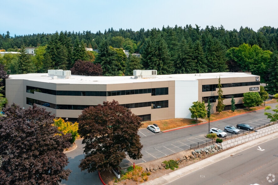 10700 Northup Way, Bellevue, WA for lease - Building Photo - Image 2 of 4