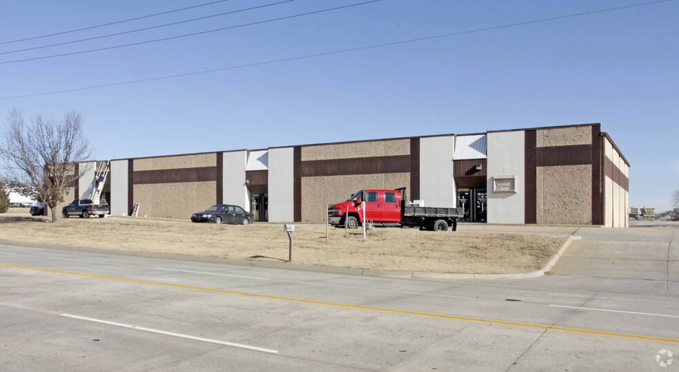 2018 SE 18th St, Oklahoma City, OK for lease - Building Photo - Image 2 of 8