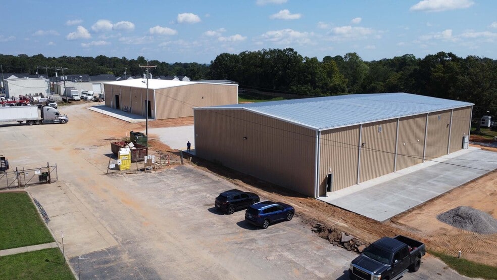 700 E Fairfield Rd, Greenville, SC for lease - Building Photo - Image 3 of 13