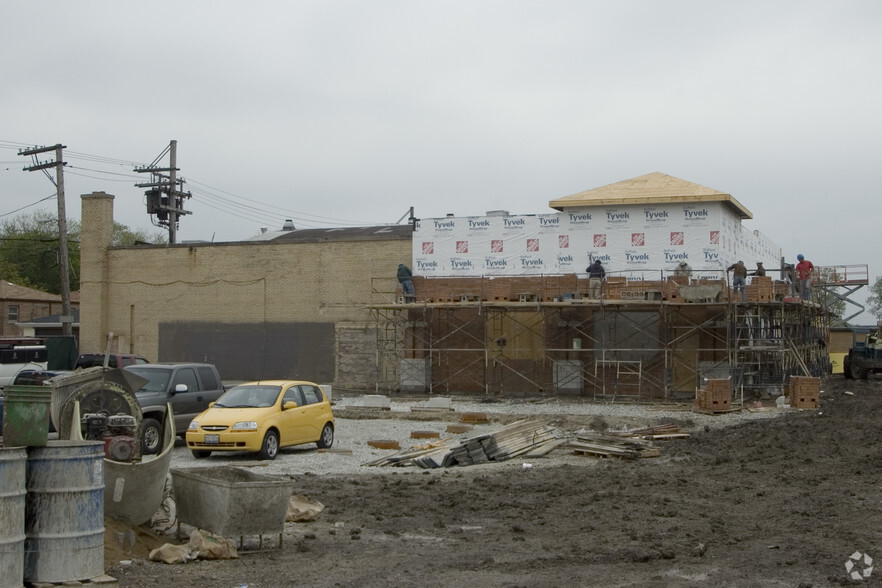 2001 E 95th St, Chicago, IL for lease - Building Photo - Image 3 of 16