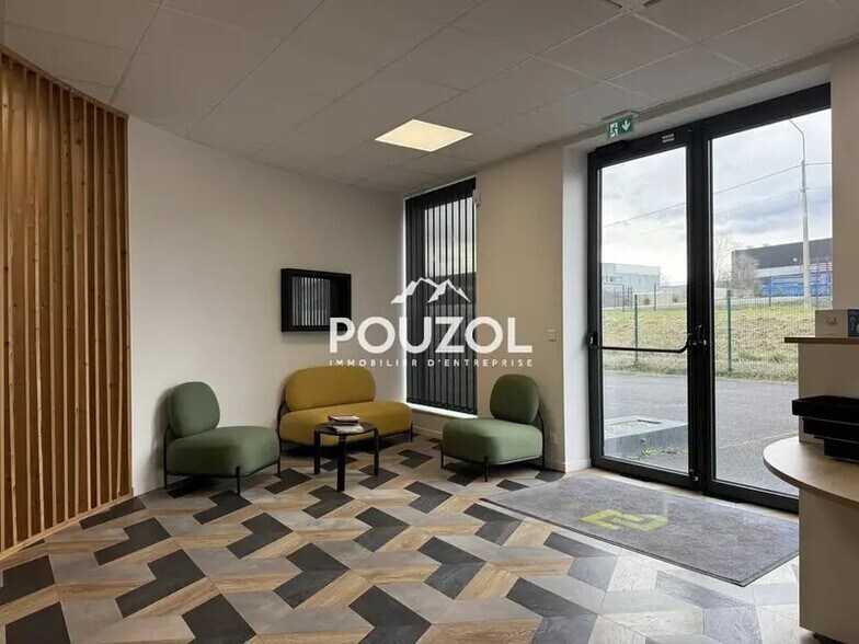 Flex in La Roche-Blanche for lease - Building Photo - Image 3 of 12