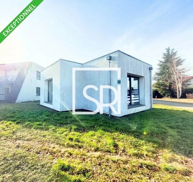 Office in Issoire for sale - Building Photo - Image 3 of 12