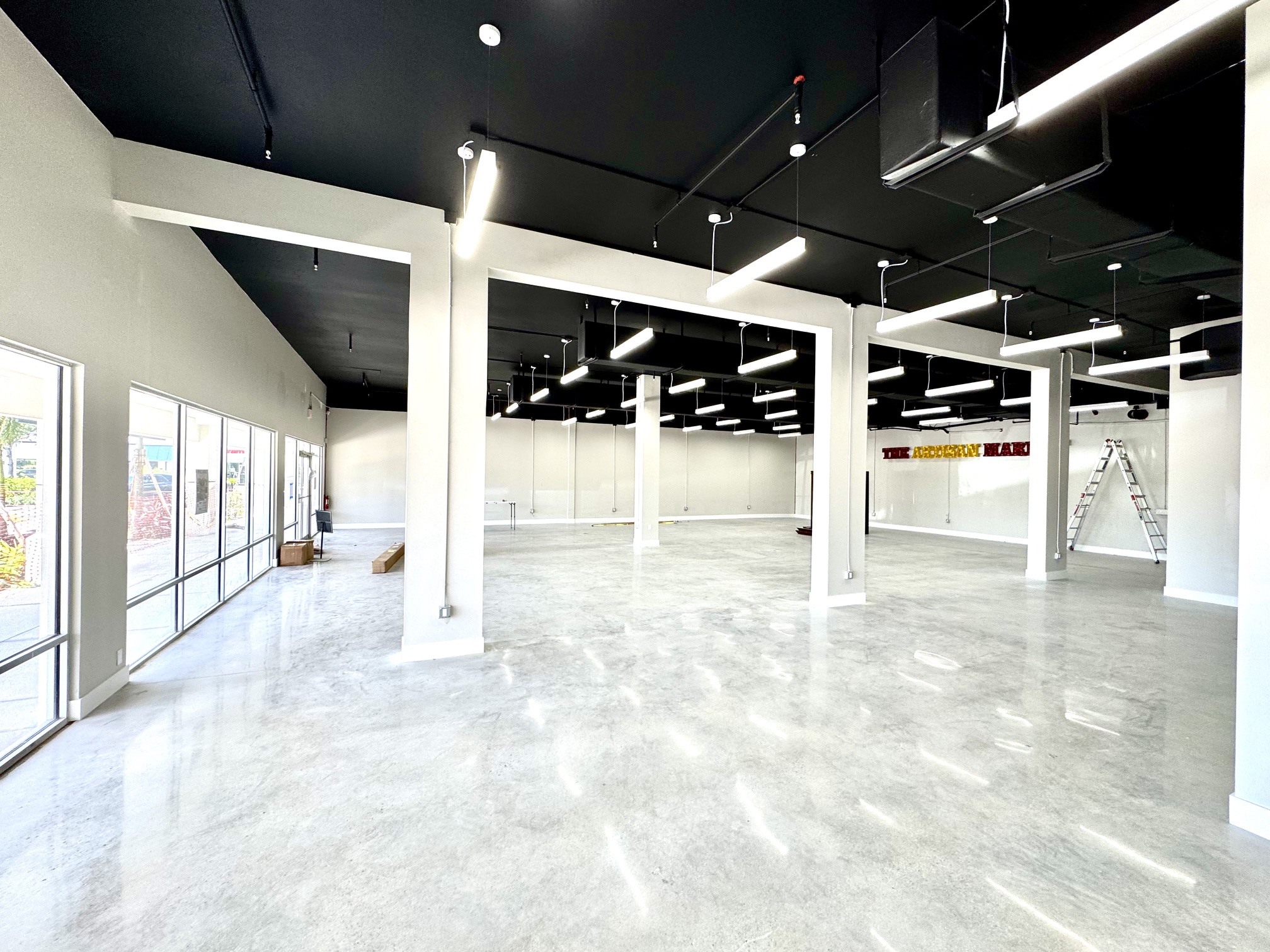 8793 Tamiami Trl E, Naples, FL for lease Interior Photo- Image 1 of 2