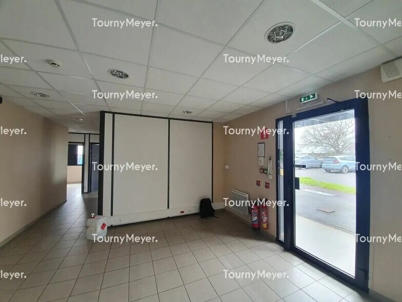 Office in Hennebont for lease - Interior Photo - Image 3 of 4