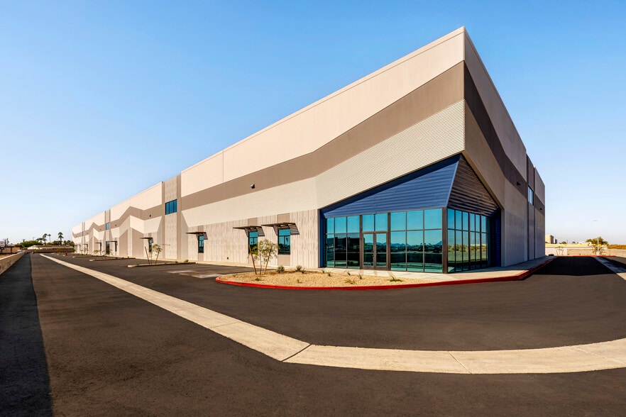 725 N Eliseo C. Felix Jr Way, Avondale, AZ for lease - Building Photo - Image 3 of 22