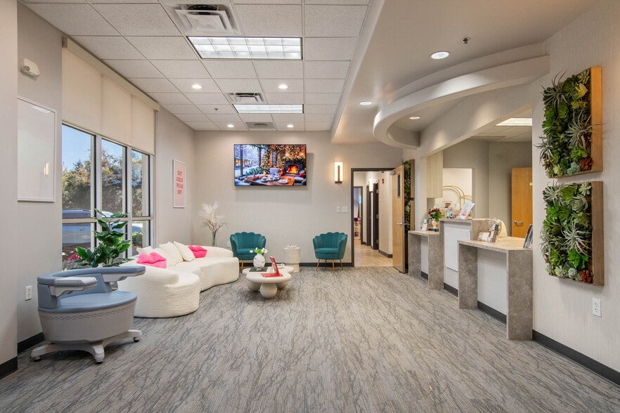 9582 W Colonial Dr, Ocoee, FL for lease - Interior Photo - Image 3 of 43