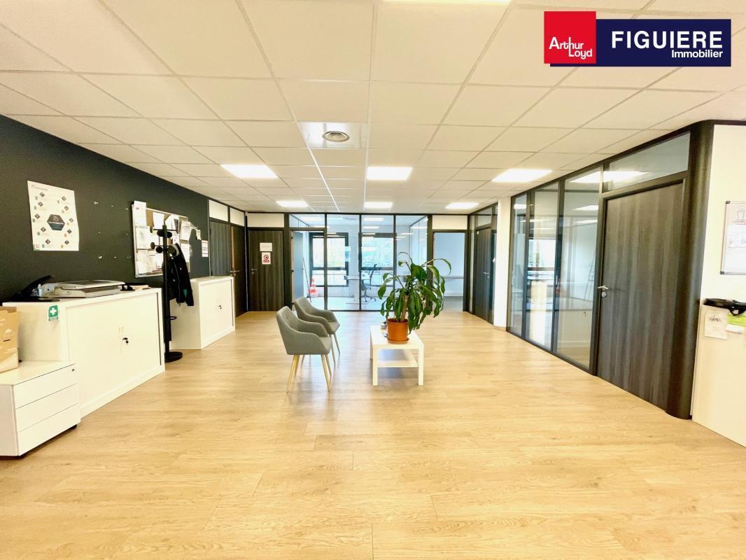 105 Rue René Descartes, Aix-en-Provence for lease Interior Photo- Image 1 of 21