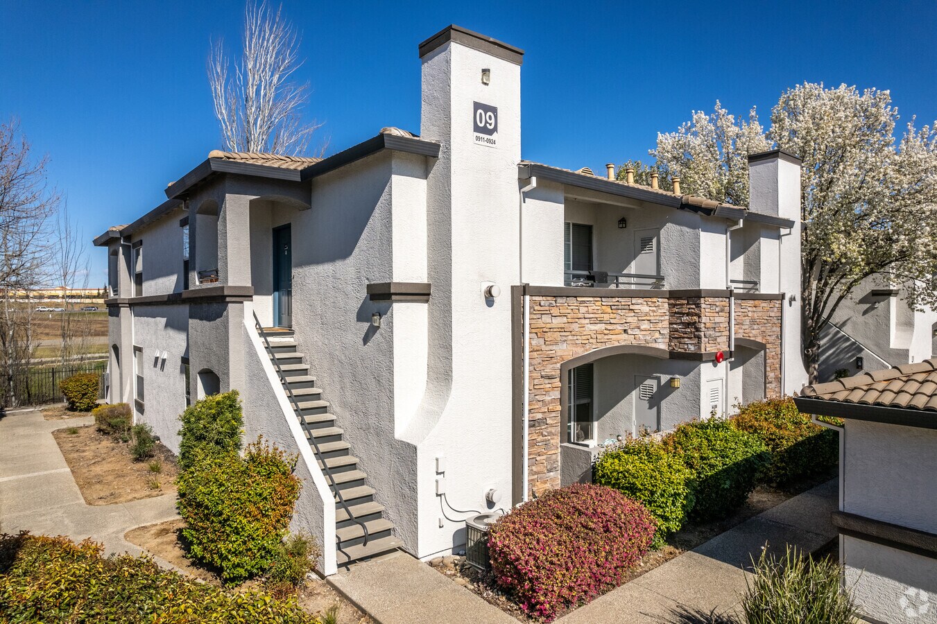 700 Gibson Dr, Roseville, CA 95678