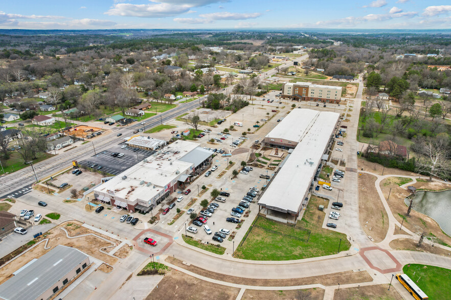 75 Miranda Lambert Way, Lindale, TX for lease - Building Photo - Image 3 of 23