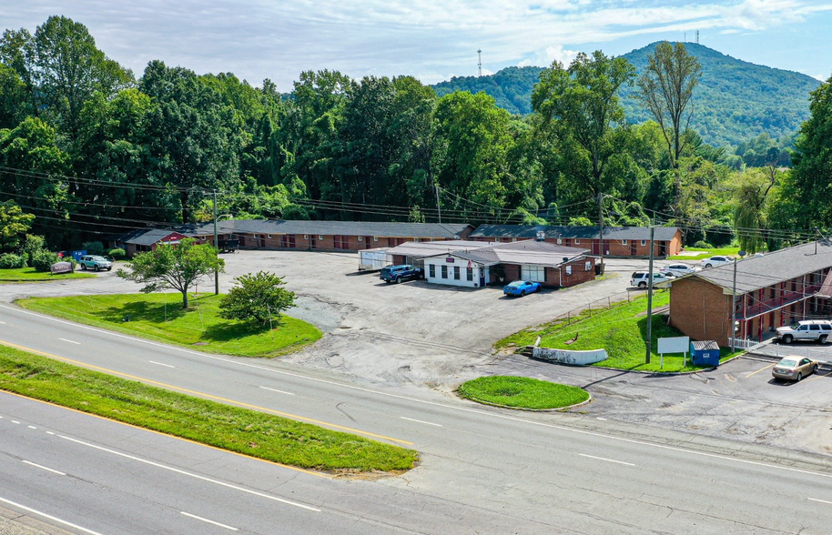 18021 Virgil H Goode Hwy, Rocky Mount, VA for sale - Building Photo - Image 3 of 13