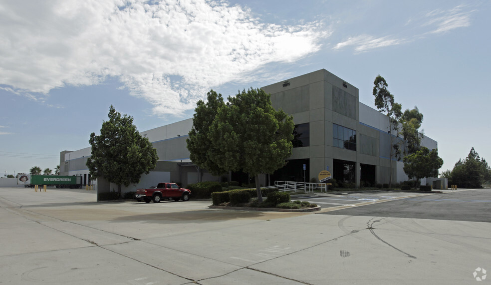 11211 Jersey Blvd, Rancho Cucamonga, CA for lease - Building Photo - Image 1 of 6