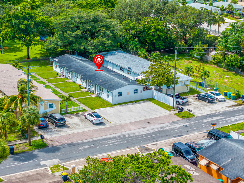 711 SW 10th St, Dania Beach, FL for sale - Building Photo - Image 1 of 12