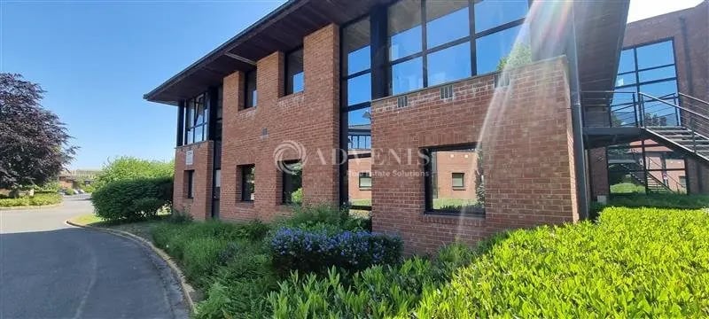 Office in Lezennes for lease - Building Photo - Image 2 of 7