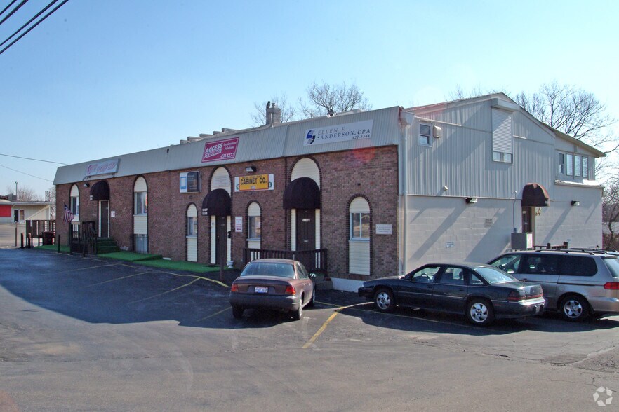 3329-3337 Dayton-Xenia Rd, Dayton, OH for lease - Building Photo - Image 2 of 23