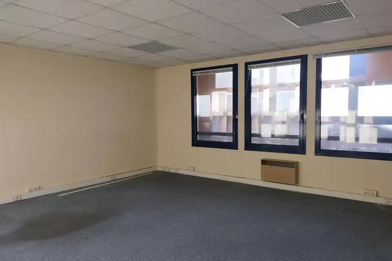 Office in Marseille for sale - Interior Photo - Image 2 of 5