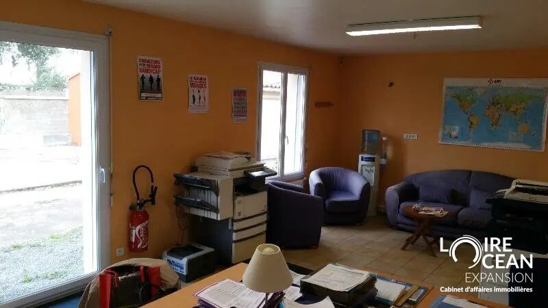 Office in Nantes for lease - Interior Photo - Image 1 of 4