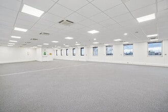 3-5 Promenade De La Bonnette, Gennevilliers for lease Interior Photo- Image 2 of 16