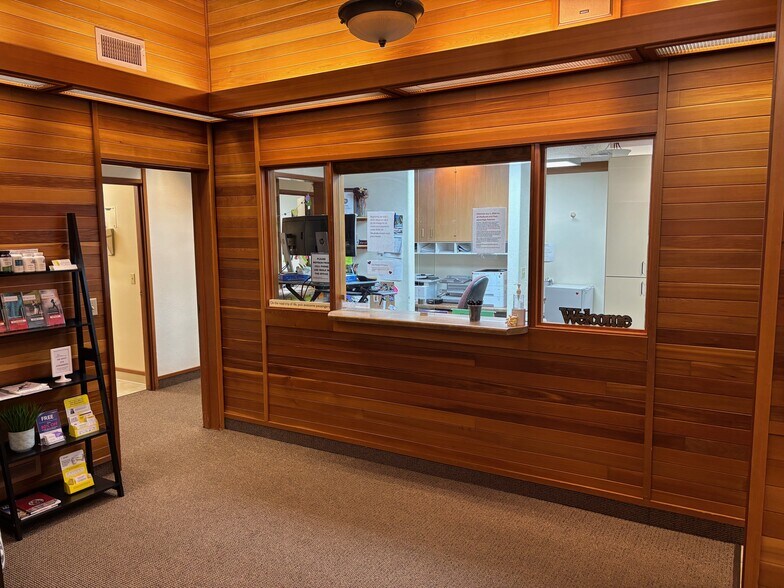 2850 State St, Medford, OR for sale - Building Photo - Image 2 of 7