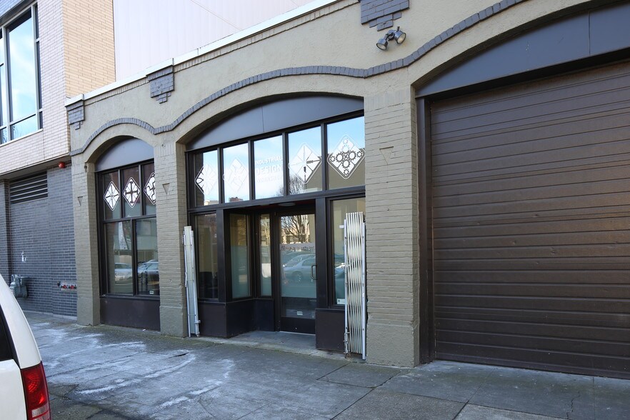 722 NW Couch St, Portland, OR 97209