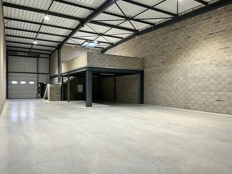 Office in Souffelweyersheim for lease - Interior Photo - Image 2 of 9