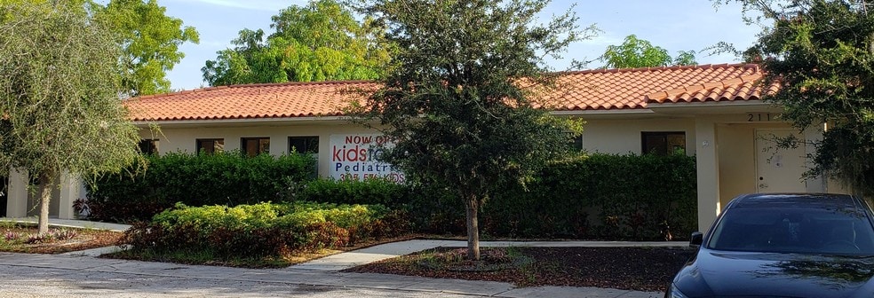 211-213 NE 89th St, El Portal, FL for lease - Building Photo - Image 3 of 9