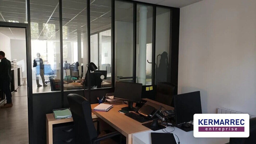 Office in Nantes for lease - Building Photo - Image 3 of 5