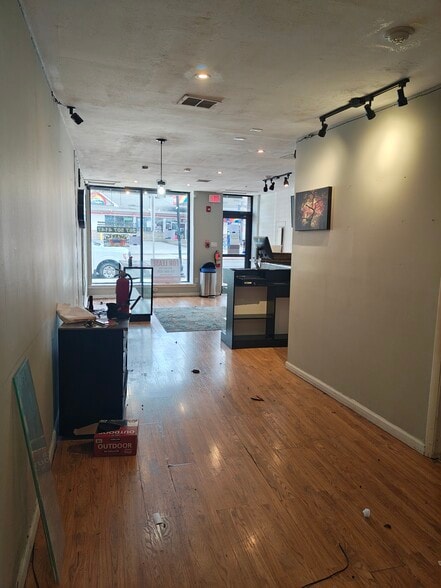 6212-6214 Ridge Ave, Philadelphia, PA for lease - Interior Photo - Image 3 of 9