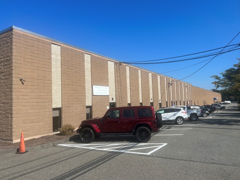65 Bay State Dr, Braintree, MA for sale - Building Photo - Image 1 of 1