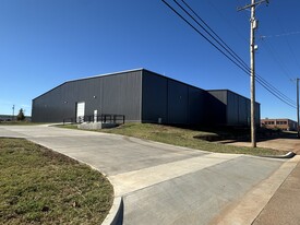 200 NE 34th St, Oklahoma City OK - Warehouse