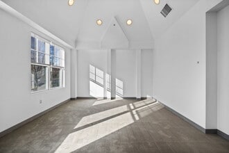 363-389 Boston Post Rd, Sudbury, MA for lease Interior Photo- Image 1 of 9