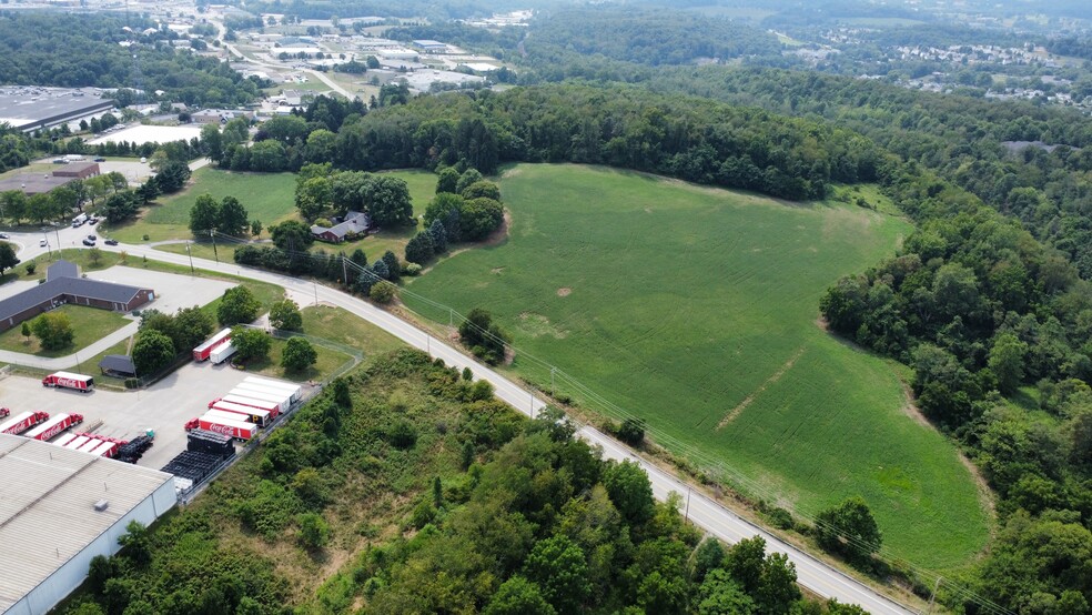 1027 GEORGES STATION Rd, Greensburg, PA for sale - Primary Photo - Image 1 of 8