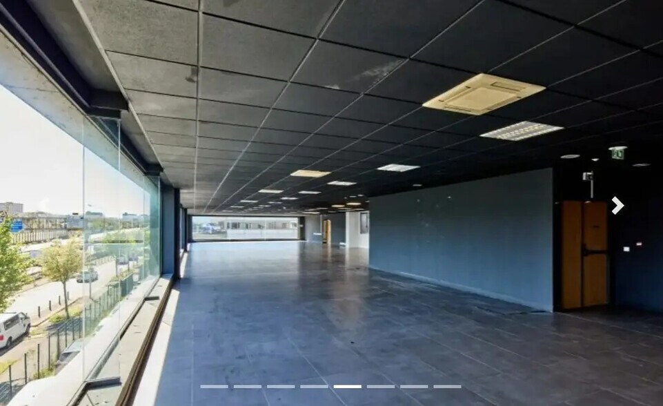Flex in Nanterre for lease - Building Photo - Image 3 of 5