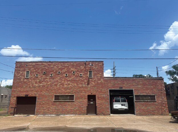 8443 Wabash Ave, Saint Louis, MO for sale - Building Photo - Image 2 of 9