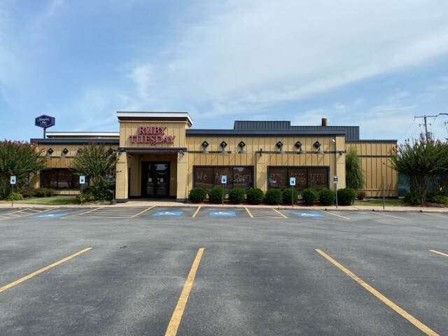 115 E Harrell Dr, Russellville, AR for sale - Building Photo - Image 1 of 1