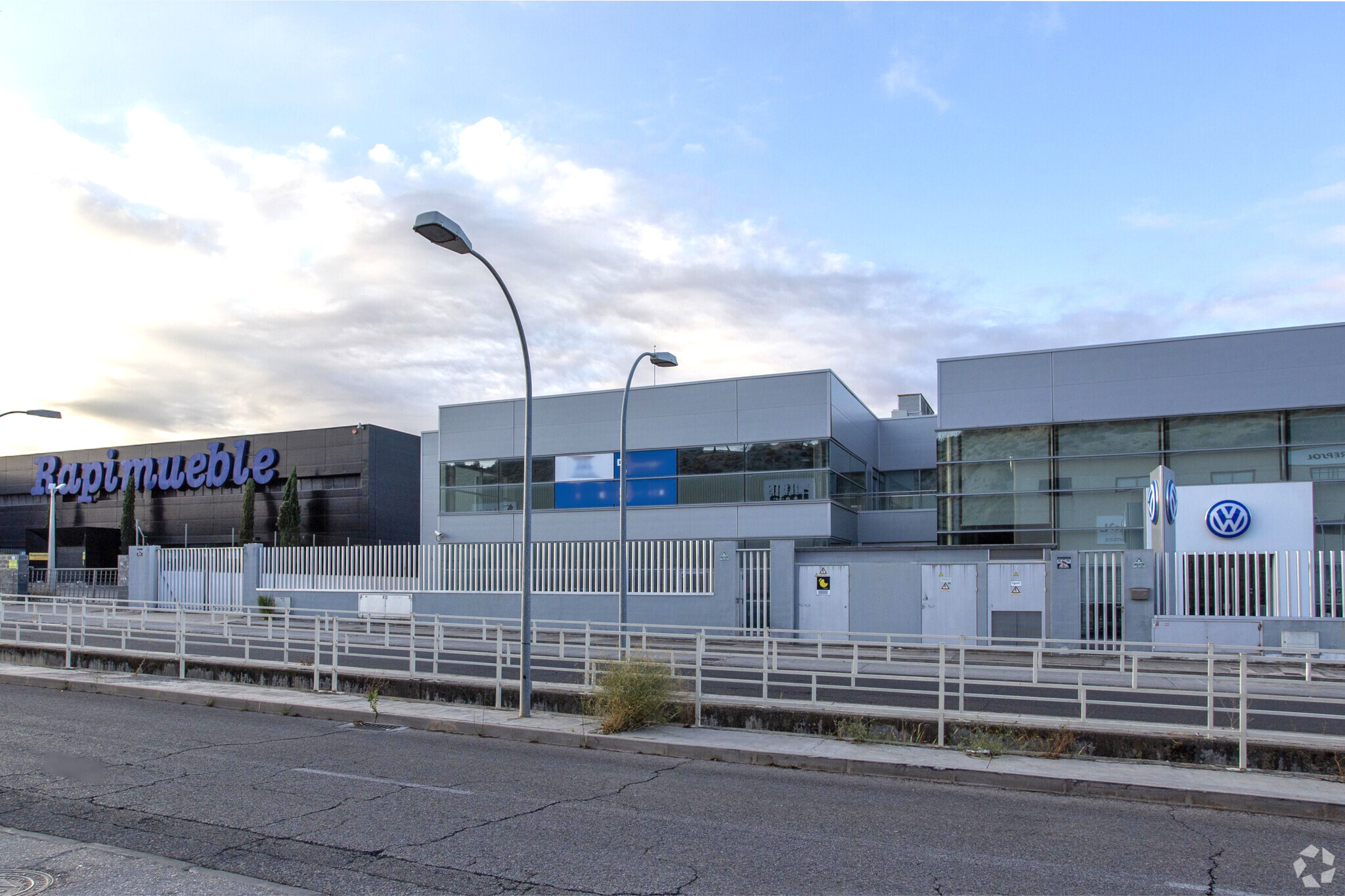 Industrial in Aranjuez, MAD for sale Primary Photo- Image 1 of 3